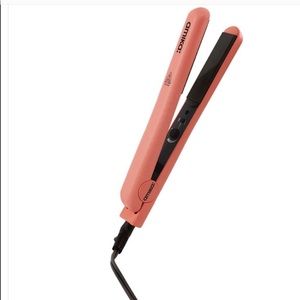 amika strand perfect ceramic styler NWT limited ed